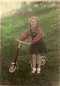 Edeltraud Molzerová (Slabáková) v dětství