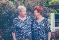 Mariana and her sister