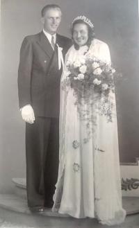 Svatební fotografie manželů Kolářových 