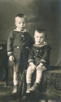 Jaroslav a Josef Komárkovi, 1929 cca