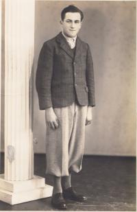 Bratr Franz Galle v Chlumci nad Cidlinou v roce 1956