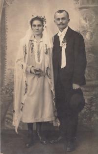 Sestra Christl s manželem