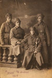 Dědeček Josef Pavlis napravo v papaše – Penza 1918