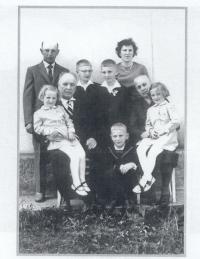 Rodinná fotografie s manželkou a rodiči