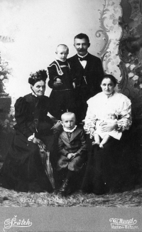 Josef a Kamila Černočští, rodiče Aloisiiny matky Aloisie