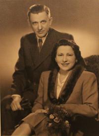 maminka se svým druhým mužem