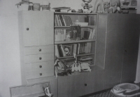 Fotografie pořízená Státní bezpečností při domovní prohlídce u pamětníka Michala Mrtvého