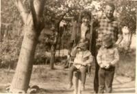 S rodinou, začiatok 70. rokov