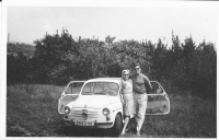 Marie a Ivan na výletě kousek za Prahou, 1965.