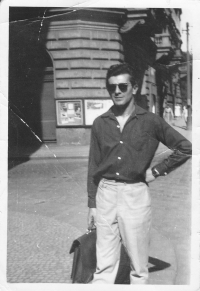 Ivan, Praha, 1954 (30 let). V té době pracovali s Marií ve státním podniku Ignis. Ona jako sekretářka, on jako konstruktér. V tomto podniku je také dne 9. března 1955 zatkli.