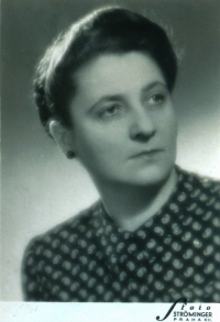 Maminka Marie Polanská před válkou