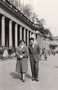 S manželkou Irenou v Karlových Varech