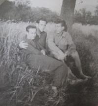 S kamarády na (pracovních) prázdninách na statku ve Vinné - Vladyka a Grafnetter