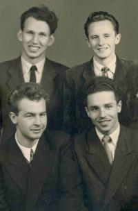 Parta, 1955 (dole: Josef Nečas a Milan Mendřec, vpravo nahoře Mil. Slováček a Jar. Režný)