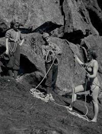 Horolezci na Čertových skalách ( vlevo bud. manželka)
