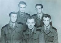 V PTP. Zleva nahoře Ladislav Zezula a Bohumil  Pešák. Dole Zapletal a Opluštil. 