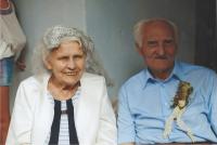 2017 - manželé s původním svatebním závojem a voničkou