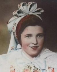 1949 - Aloisie in costume - the profile photo