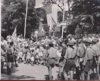 Děti, mládež, skauti u pomníku T. G. Masaryka v Kostelci
