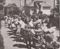 Slavnostní průvod v Kostelci