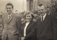 Josef Opočenský (švagr), pamětnice a farář Jan Dus z Chotiněvsi 