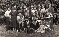 širší rodina 50. léta