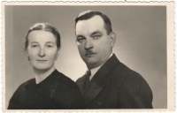 Matylde a František Jarkulišovi, prarodiče Gabriely, kolem r. 1950