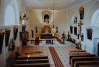 Interiér opraveného kostela v Domašově nad Bystřicí. Tento kostel opravoval Antonín Pospíšil v době, kdy byl v této farnosti farářem (1992-2005).
