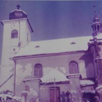 kostel v Dlouhomilově, který opravoval pamětník Antonín Pospíšil a jako kněz zde působil v letech 1979-1980.