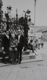 Pamětník Antonín Pospíšil v Mnichově s německými přáteli.