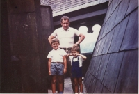 děda již se svými dvěma syny (Pavel-strejda,Michal-taťka)