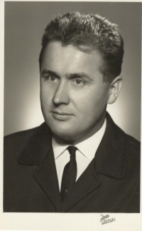 děda v mládí - 18 let