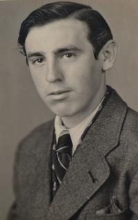 Bedřich ještě před válkou. Drážďany 1942.