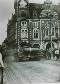 Tanks riding across the town square in Frýdlant v Čechách. 21th August 1968