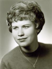 Jana Pikousová, za svobodna Matoulková; fotografie pochází z maturitního tabla zdravotní školy