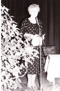 Jiřina during a lecture for seniors