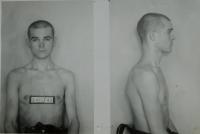 Fotografie  Václava Švédy po zatčení gestapem v roce 1942