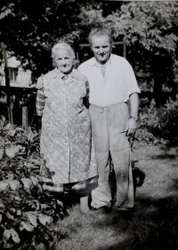 Prababička Hedvika Švédová se svým synem Vratislavem