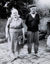Prababička Hedvika Švédová se svým synem Zdenkem