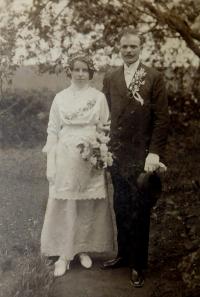 Svatební fotografie prarodičů Hedviky a Františka Švédových