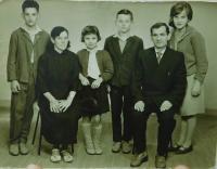 The Sotiropul family. Zacharula, Father Tomas, Brother Dimitrios, Sister Bebeta, Mother Mary and Brother Panaiotis