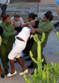 Moya's couple Berta Soler during the repressions against the Ladies in White