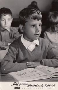 První školní rok - 1969-70 (ve škole v Chválenické ulici 25)