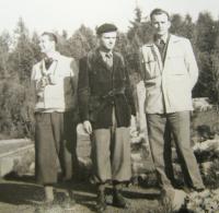 Mečíř s přáteli v roce 1953
