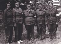 Emilie jako členka červeného kříže