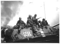 Tank 211, ulice Vinohradská a Balbínova, 21. srpna 1968