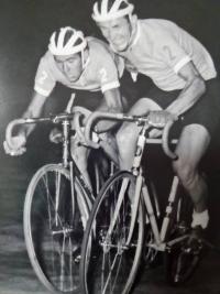 Závod dvojic na dráze, po boku Jana Smolíka