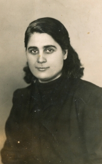 Matka pamětníka Christina, rok 1951