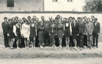 Rok 1971, mezi studenty střední školy elektrotechnické v Mohelnici