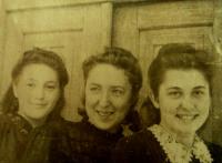Miluše Dědková in the middle with cousin Mary (left)